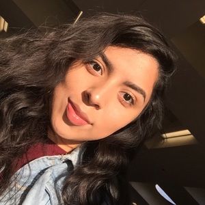 Meet your Posher, Mayra